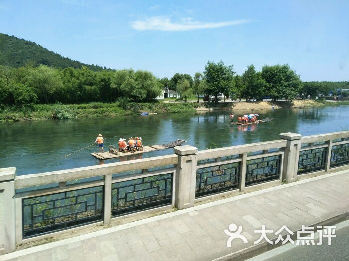 双溪漂流:随上海旅游集散中心的一日游来到.杭