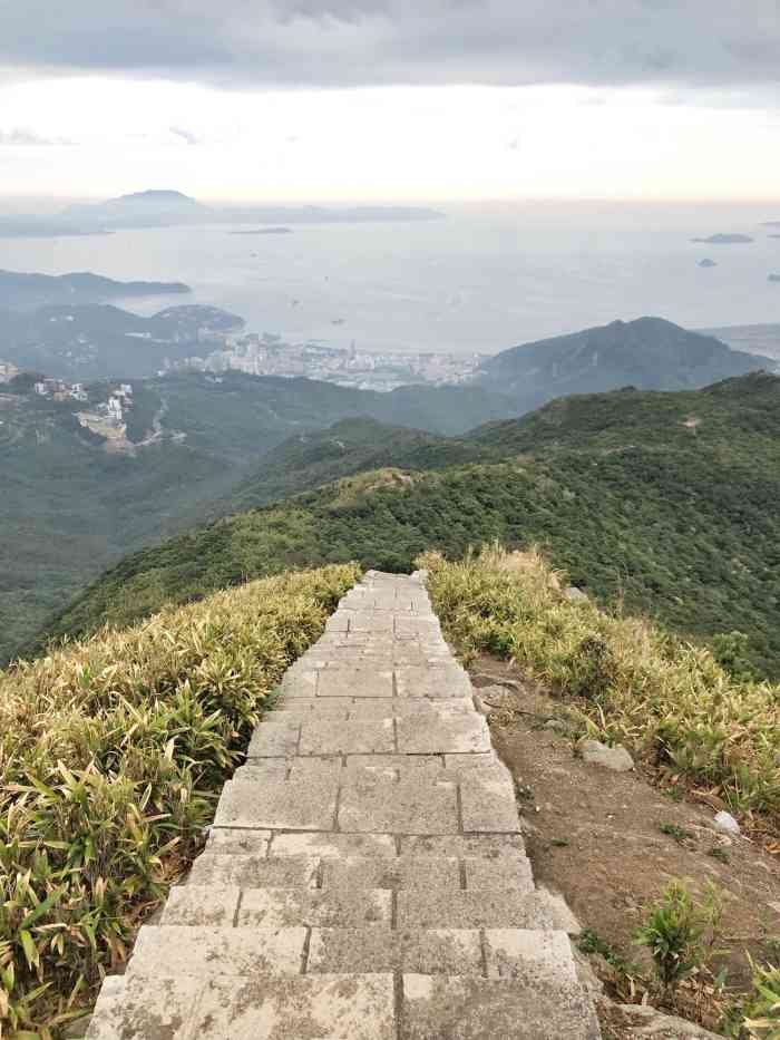 梅沙尖"一共三个登山口,我去的是山海大观6015注.