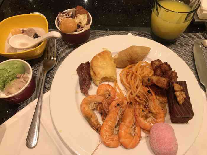 明明星四,但他们一定要加钱.店大欺客