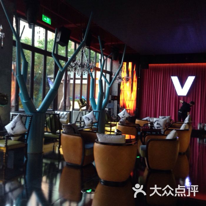 v-show主题ktv(杭州黄龙旗舰店)