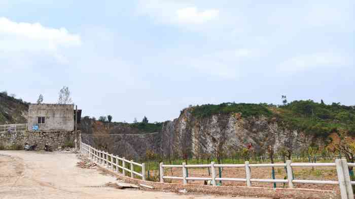 卢家寨-"休闲农家乐,来的第一眼感觉像渝北矿山公园.