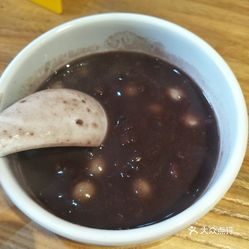 昆明人均工资_昆明机场图片(3)