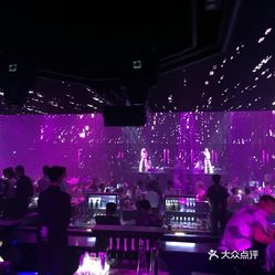 酒吧 鼓楼区  省体育中心  esmi nightclub esmi好像是福州最大的夜店