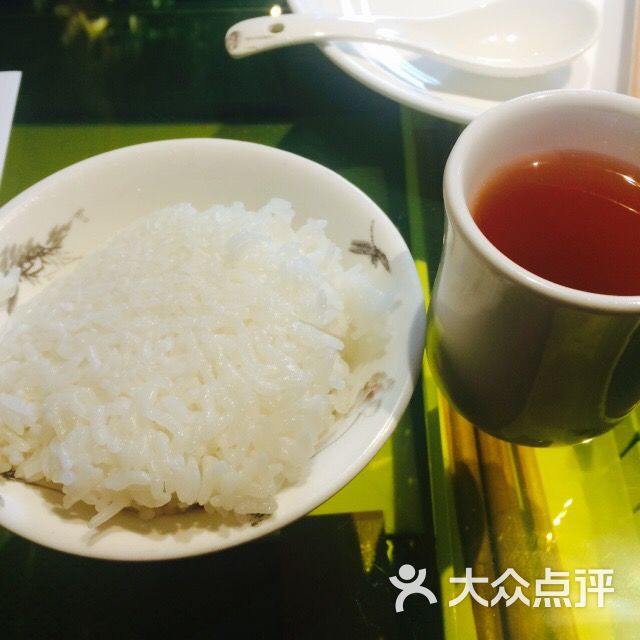 自助米饭和茶水