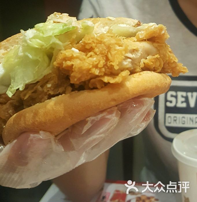 香辣鸡腿堡之汉堡面包