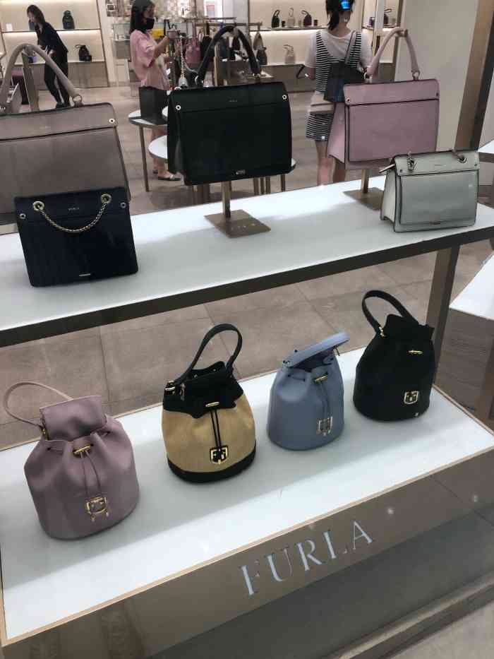 furla(恒隆广场店)-"恒隆一楼的芙拉已经很多年了,逛街路过这里.