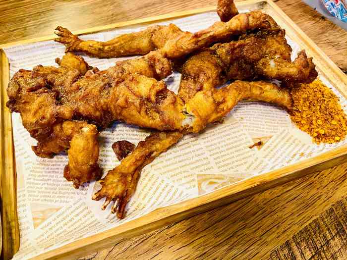 阿蛙辣牛蛙火锅(世茂店)-"「香酥牛蛙」真的好吃,炸的外酥里嫩,朋友.