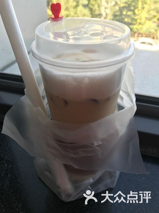 好利来:夸一夸男店员