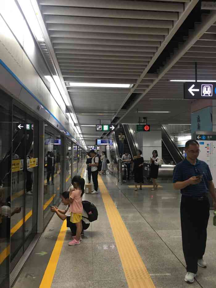 通新岭(地铁站)-"通新岭来的比较多,由于工作关系,这边就是.
