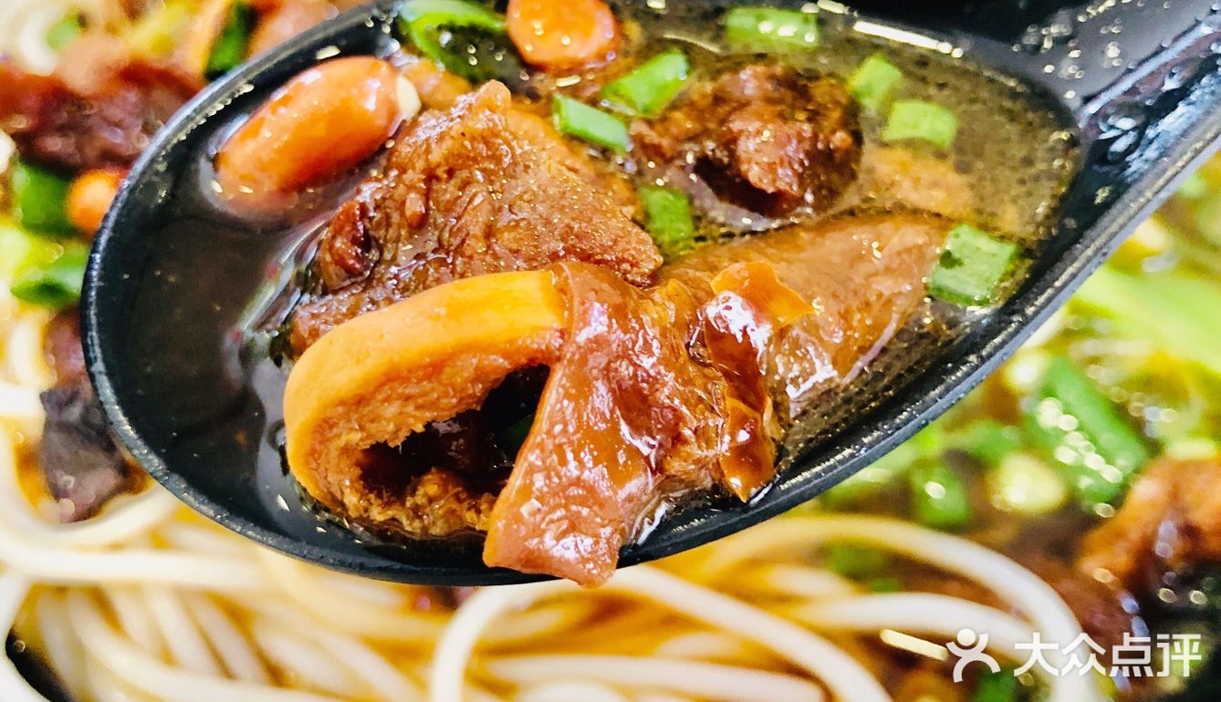 牛腩桂林米粉