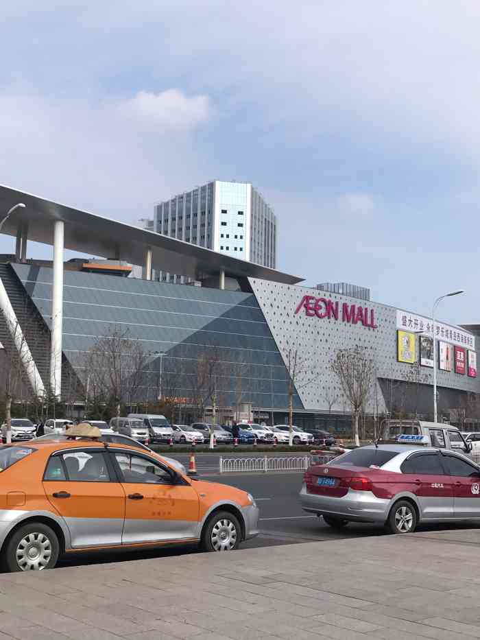 青岛一家新型购物中心-新城吾悦广场
