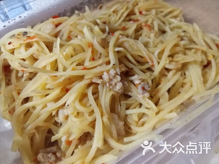 真蒸香木桶饭酸辣土豆丝肉饭图片 - 第3张