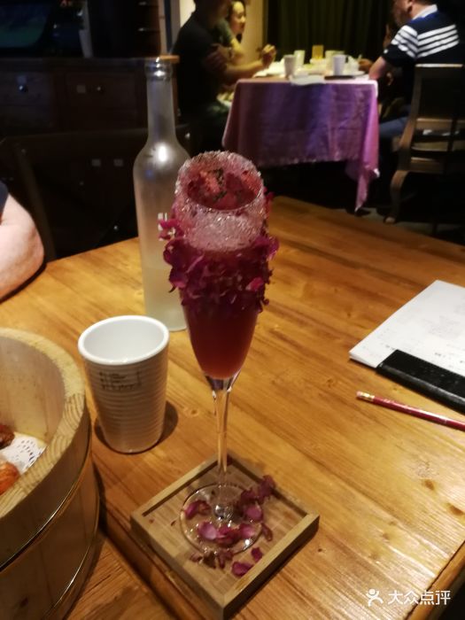 胡桃里音乐酒馆(徐汇旗舰店)烈焰红唇图片 第4250张