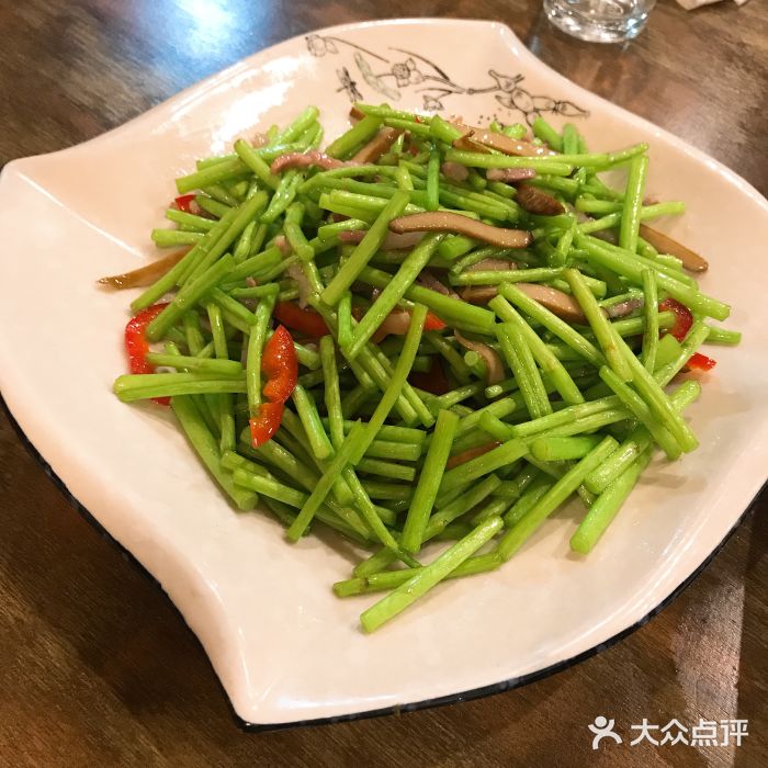 老徽州私房菜芦蒿炒咸肉图片