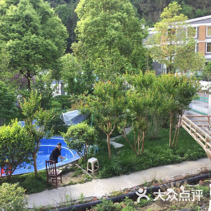 草科神龙温泉渡假村