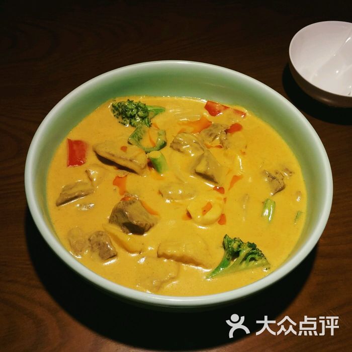 泰式咖喱牛腩