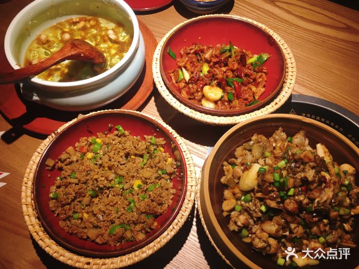 吃饭皇帝大·土家民族菜(合生汇店)鲜辣椒炒藕丁图片 - 第2224张