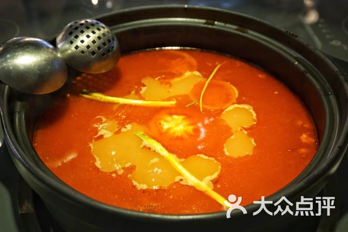 麻十七重庆火锅(南京东路店)番茄牛腩锅底图片 第5张