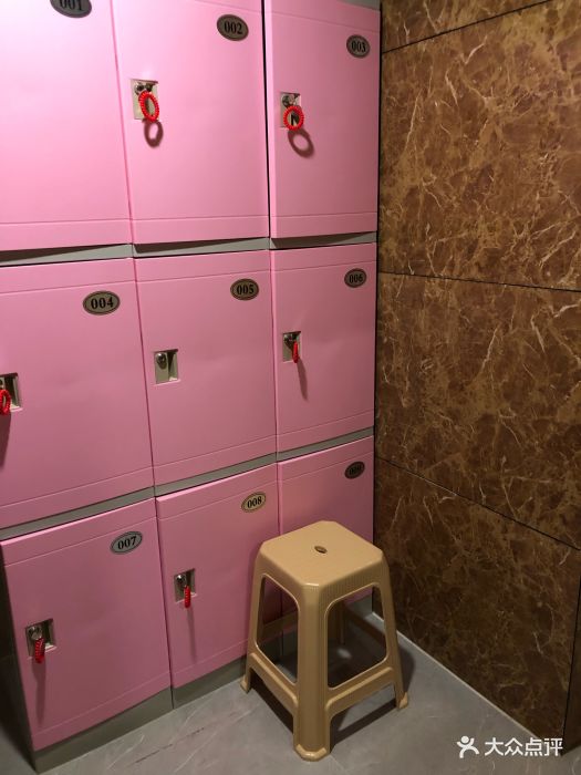 【位置】距离五四广场广场很近,福泰广场写.