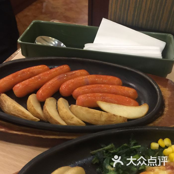 萨莉亚:叫服务员点单,让我们自己按铃,.上海美食