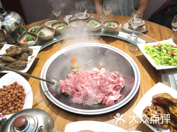 孔老二铁锅烀羊肉(天津总店)图片 第2张