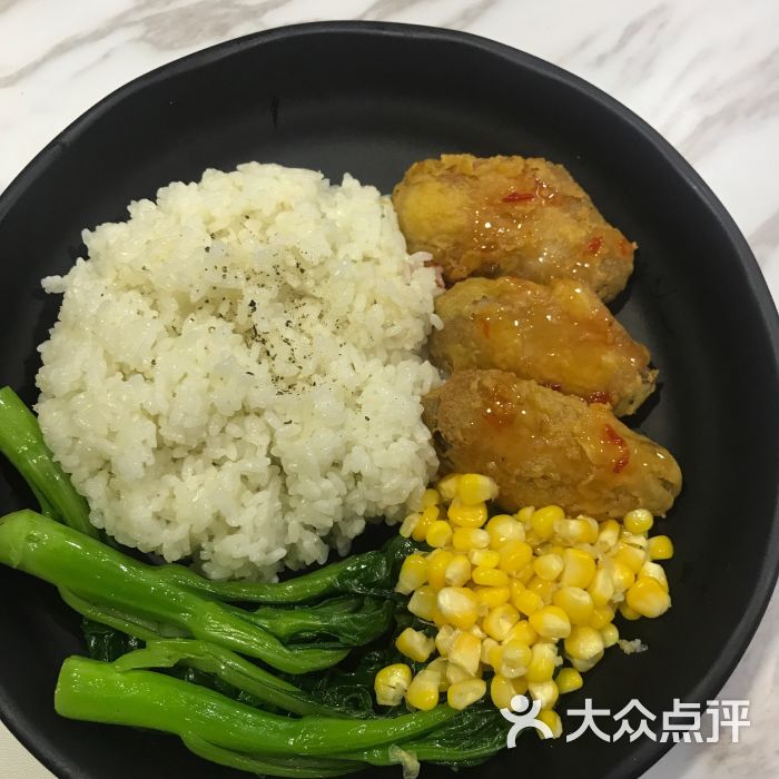炸鸡翅饭