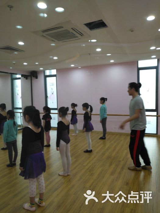 小蜗牛舞蹈(盛源生活广场店)