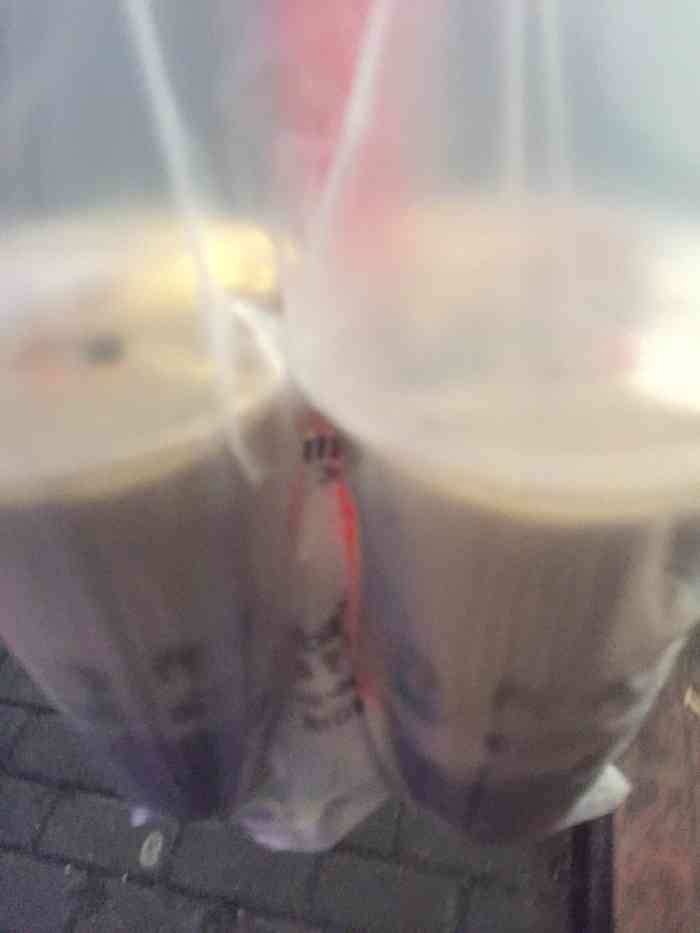 打分   /人 天冷了晚上突然想喝个热热的血糯米奶茶~团购很便宜~偶尔
