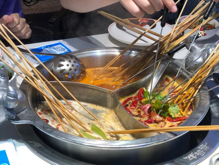 牛签签串串香(ifs店)-"味道不错的串串 很大气,有很多座位,座.