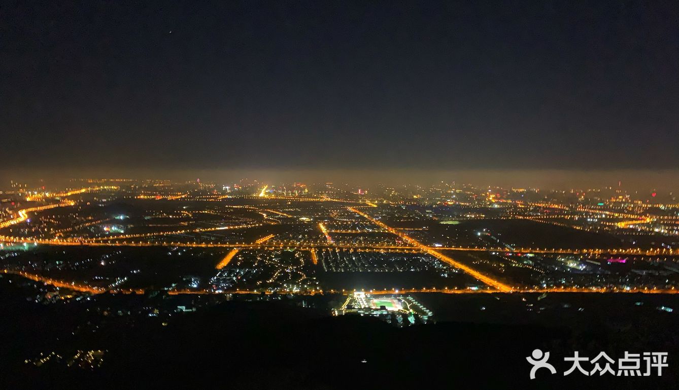 鬼笑石北京夜景