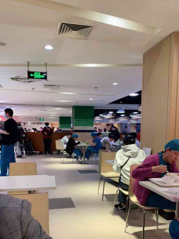 北大国际医院食堂-"这家就在公司楼下,很方便,但是因为疫情原.