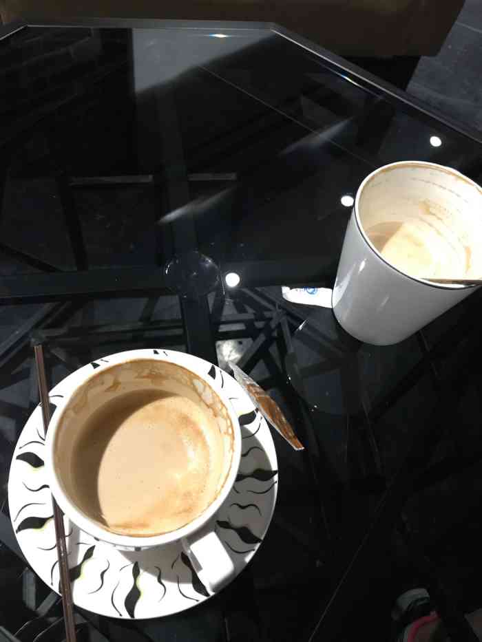 玩打僵尸在他的解说下玩到第五关,感觉真的很真实.