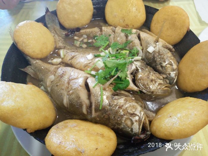 黄花鱼贴饼子