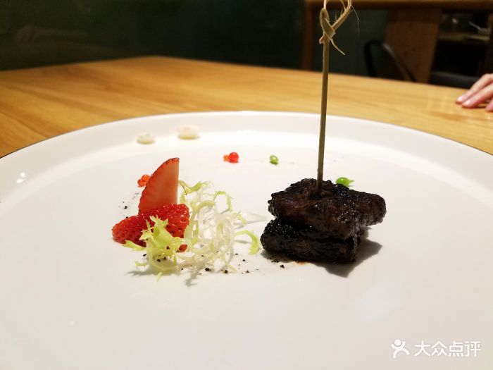 黑松露蜜汁牛肉