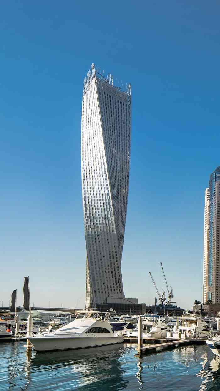 打分 迪拜卡延塔,楼体90度扭曲旋转,堪称世界最"拧巴"大楼.