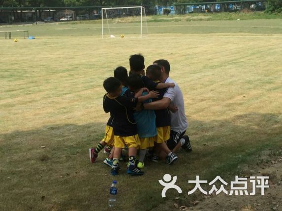 锐锴国际少儿足球培训(昆山店)