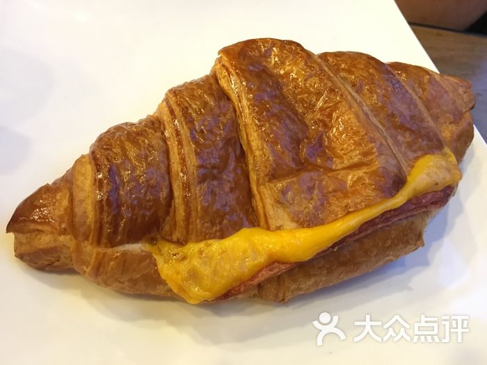 火腿芝士可颂