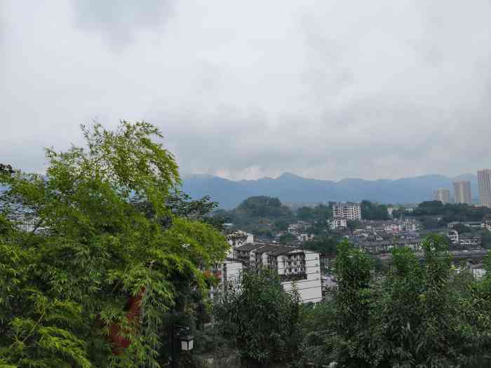 凤凰山文化公园-"公园不大,位置位于磁器口,一直路过.