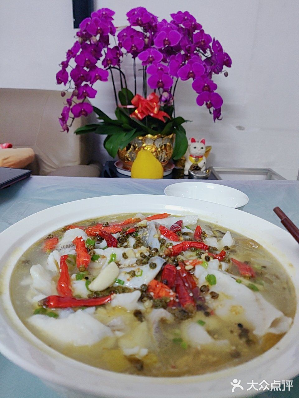 想吃超值酸菜鲈鱼,酸菜鱼伴侣配菜,于是搜了这家酸菜鱼/水煮鱼