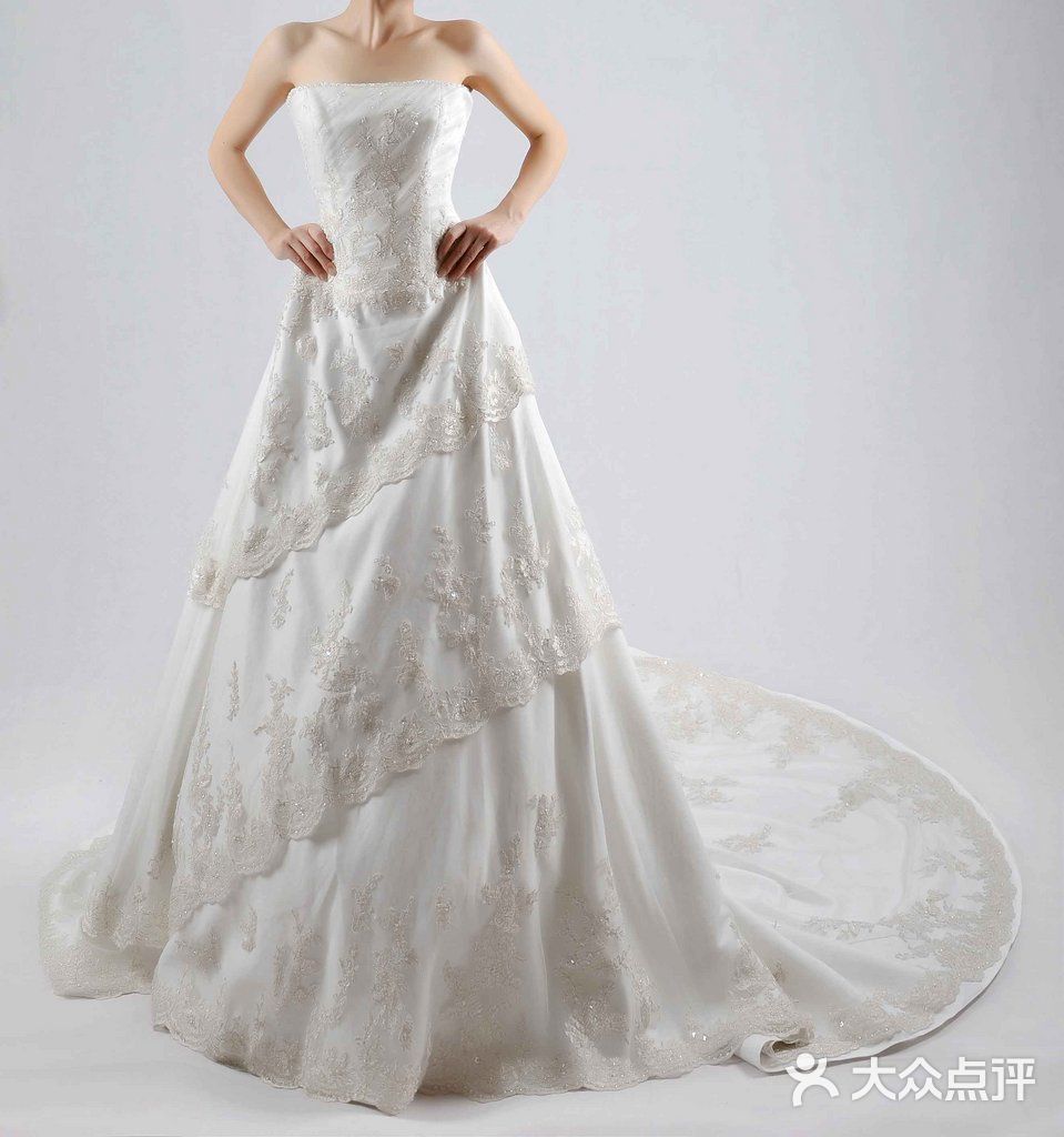 国际婚纱礼服网_婚纱礼服(2)