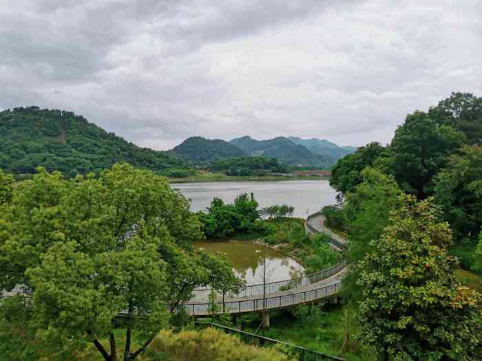 浙地山庄-""烟光山色淡演钱,千尺浮图兀倚空."自."-大众点评移动版