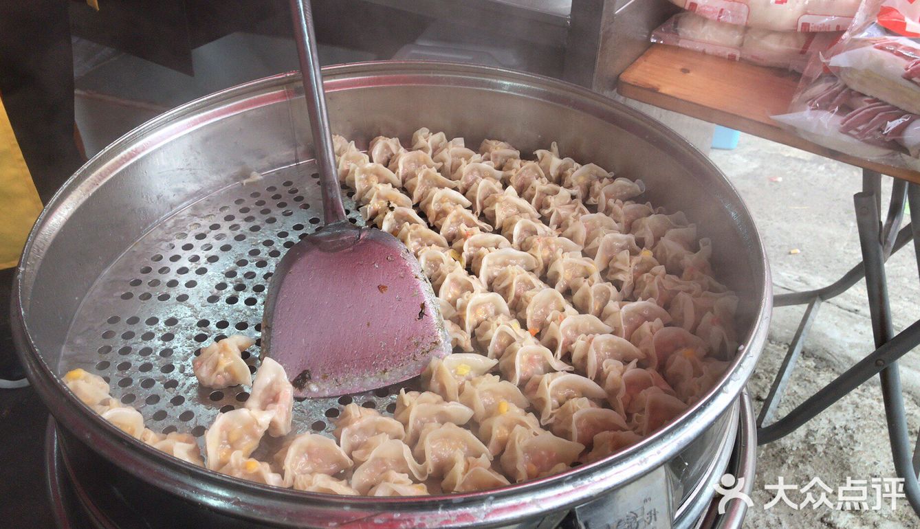 光头佬饺子店只靠玉米饺,潮州粉果就火遍了樟木头镇,确实值得一试