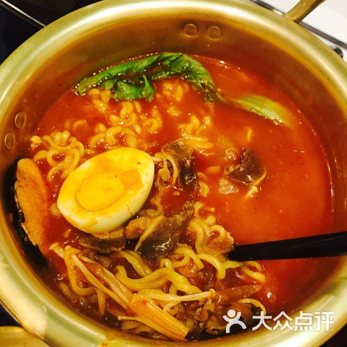 泡菜五花肉辛拉面