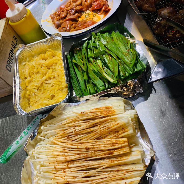 马路牙子地桌烤肉(工体店)图片
