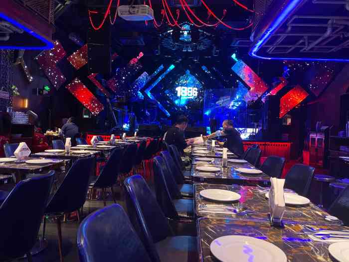 1886汽车餐厅&音乐酒吧(新天地店)