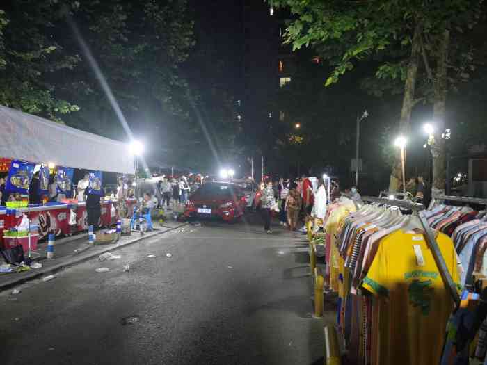 民心佳园-"一直听说民心佳园有个夜市卅子东西都有卖.