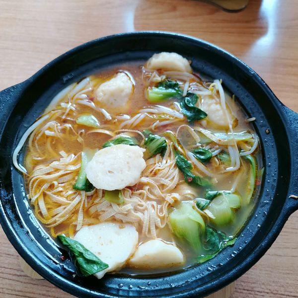 墨鱼丸米线