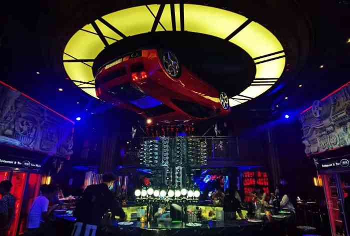 1886汽车餐厅&音乐酒吧(新天地店)