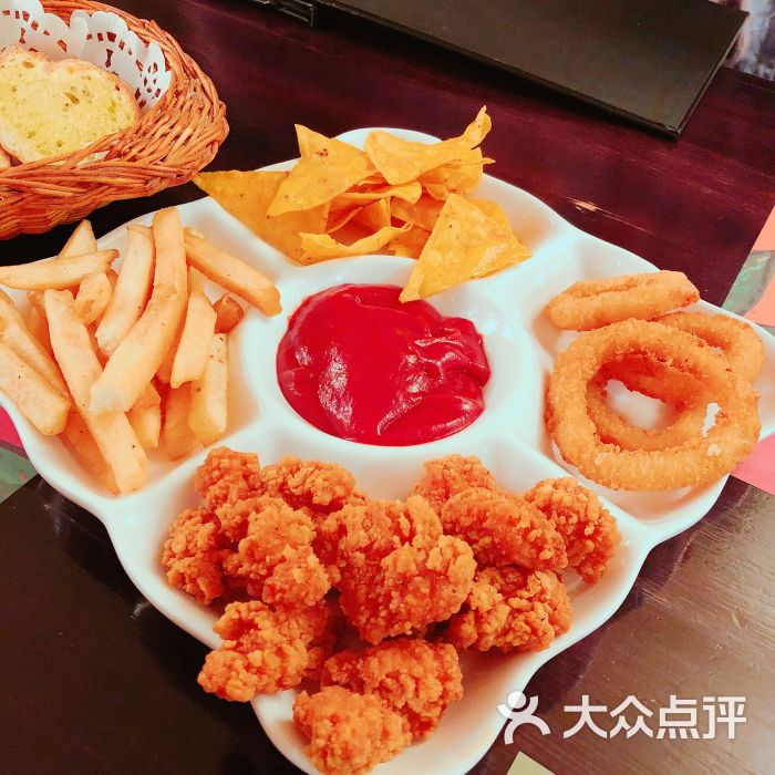 小吃拼盘
