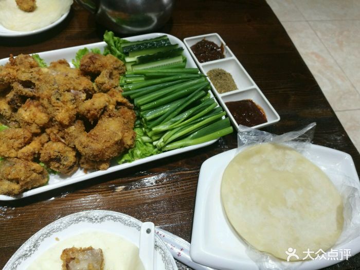 开业不久的小饭馆,据老板说是从别地方搬过.